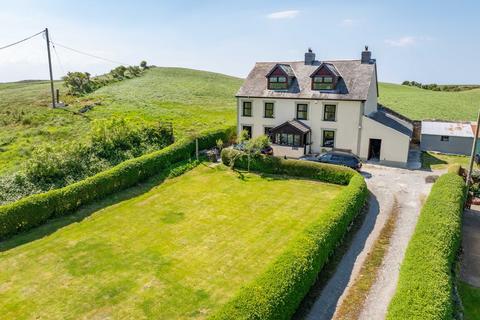 3 bed property, in Blaenplwyf, £585,000