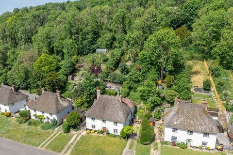 3 bed property, in Milton Abbas, £375,000