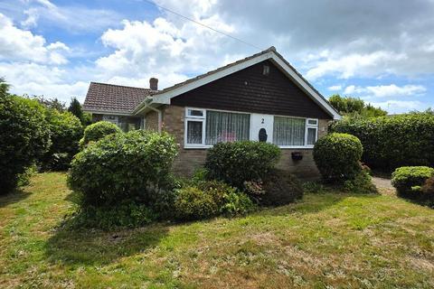 3 bed property, in Meadow Close, £435,000