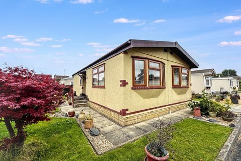 2 bed property, in Lodge Park, £95,000