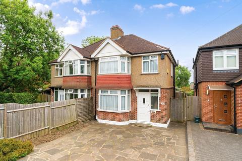 3 bed property, in Pinner Road, £550,000