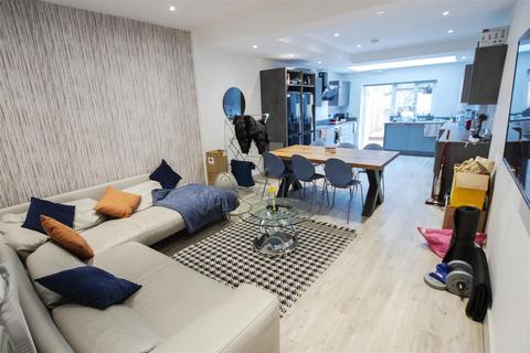 6 bed property, in Heeley Road, £525,000