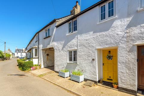 2 bed property, in Fore Street, £275,000