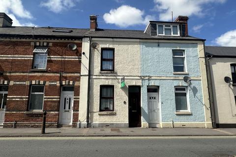 3 bed property, in Orchard Street, £190,000