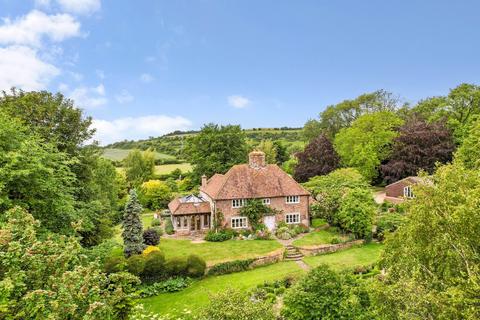 5 bed property, in Pilgrims Way, £1,350,000