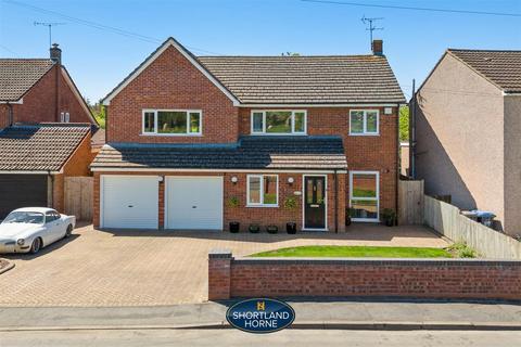 5 bed property, in Grove Road, £625,000