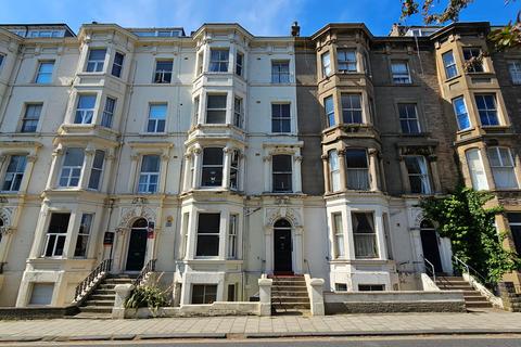 9 bed property, in Albion Road, £450,000