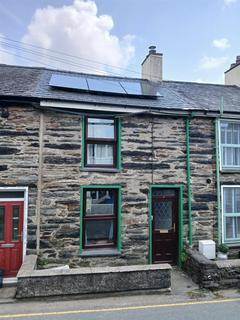 2 bed property, in Penlan Terrace, £115,000
