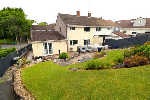 4 bed property, in Wolfridge Ride, £465,000