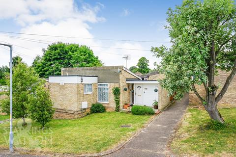 3 bed property, in Glenda Road, £220,000