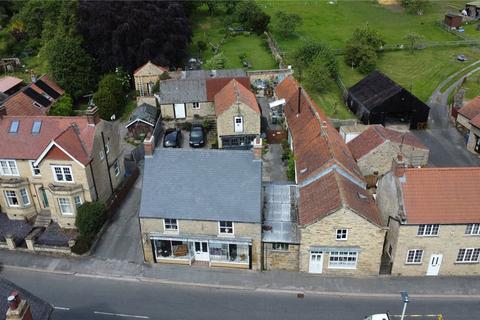 4 bed property, in High Street, £625,000