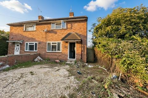 2 bed property, in Chaucer Close, £475,000