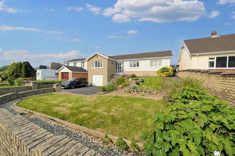3 bed property, in Banc Pendre, £325,000