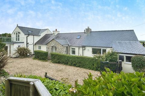 3 bed property, in Llanfaethlu, £450,000