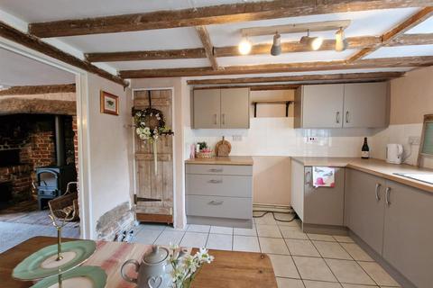 2 bed property, in Church Street, £190,000