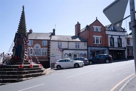 2 bed property, in The Cross, £260,000