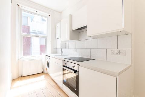 1 bed property, in Goldhawk Road, £325,000