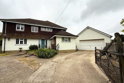 6 bed property, in Little Owls, £795,000