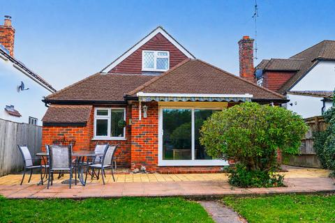 3 bed property, in West Farm Close, £699,950