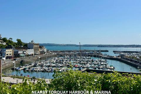 5 bed property, in The Terrace, £435,000