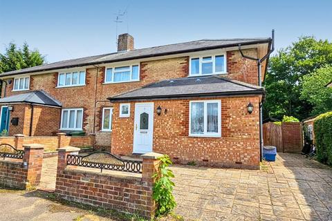 3 bed property, in Shenleybury Cottages, £650,000