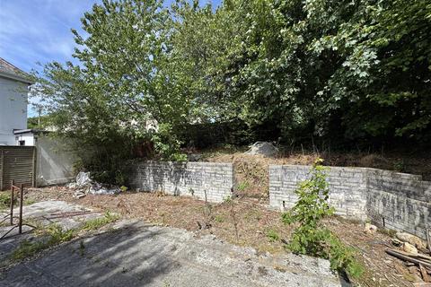 3 bed property, in BUILDING PLOT - New Hill Estate, £95,000