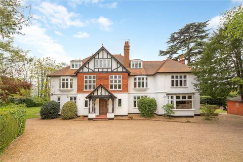 10 bed property, in Lyne Crossing Road, £2,400,000