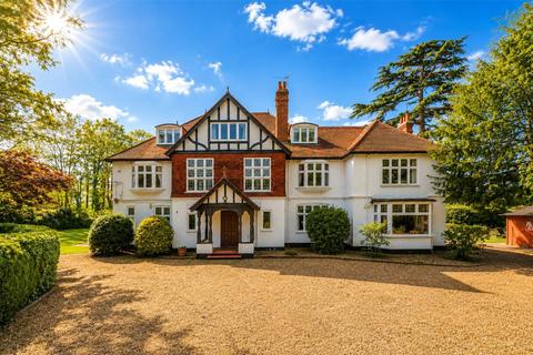 10 bed property, in Lyne Crossing Road, £2,400,000