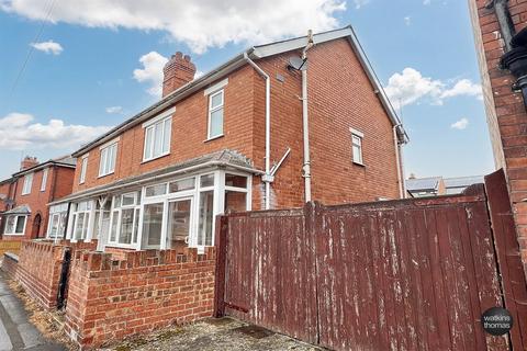 3 bed property, in Baysham Street, £250,000