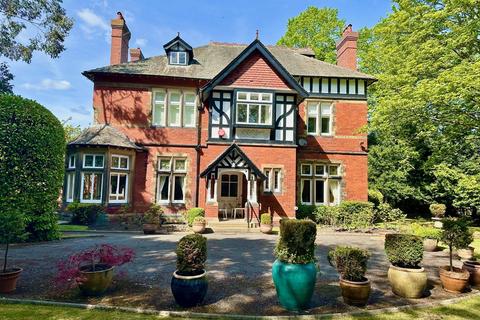6 bed property, in Royde Lodge, £1,200,000