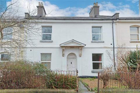4 bed property, in Plymouth, £180,000