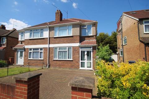 3 bed property, in Middleton Avenue, £575,000