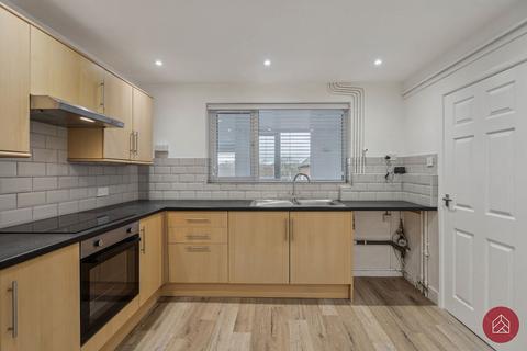 3 bed property, in Bucknell Road, £235,000