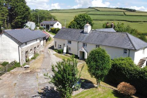 7 bed property, in Bratton Fleming, £775,000