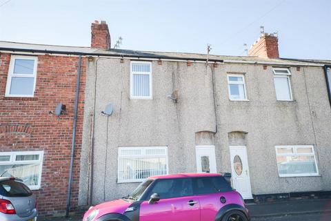 2 bed property, in East View, £67,000