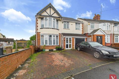 5 bed property, in High Mead, £475,000