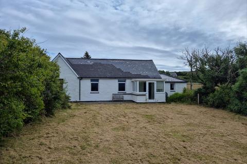 3 bed property, in 9 Hallin Park, £180,000