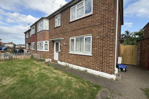 2 bed property, in Linden Drive, £125,000