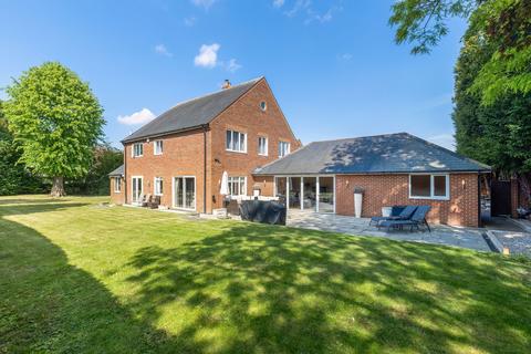 5 bed property, in Kneesworth Street, £1,375,000