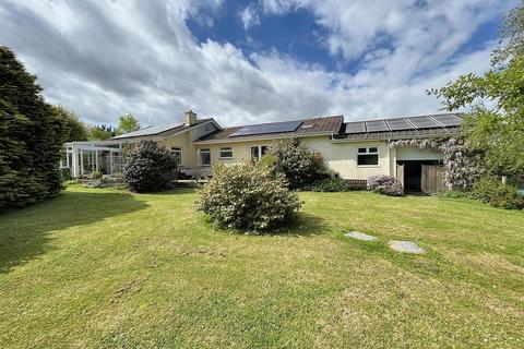 5 bed property, in Perranwell Station, £1,000,000