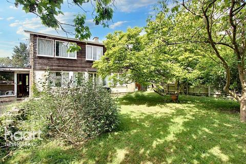 4 bed property, in Stetchworth Road, £450,000