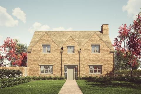 4 bed property, in Clapton-On-The-Hill, £695,000