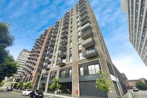 2 bed property, in Victoria Avenue, £280,000