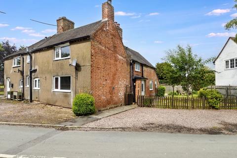 3 bed property, in Kennels Lane, £225,000