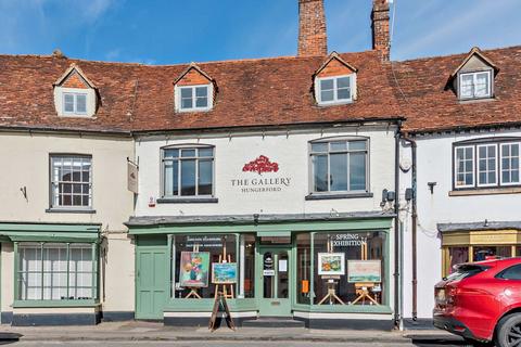 6 bed property, in Bridge Street, £395,000