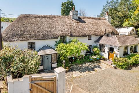 6 bed property, in North Road, £535,000