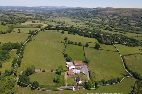 3 bed property, in Llanedi, £700,000