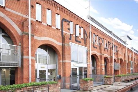 2 bed property, in Electric Wharf, £170,000