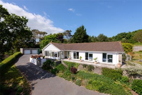4 bed property, in Timber Hill, £895,000