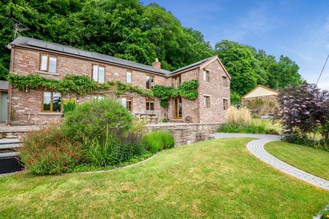 4 bed property, in Woodbine Cottage, £700,000